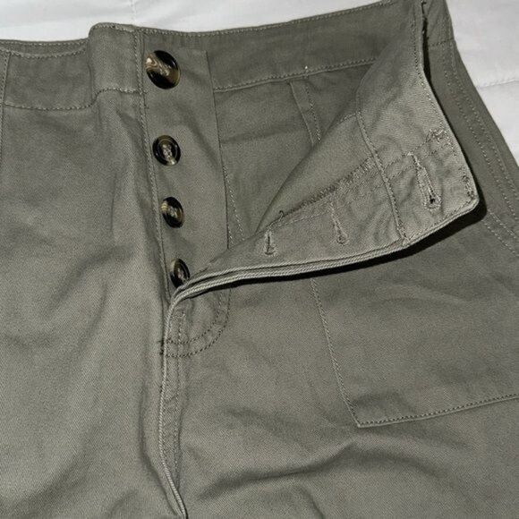 Forever 21 Womens Olive Green High-Waisted Shorts Size M - Picture 2 of 7